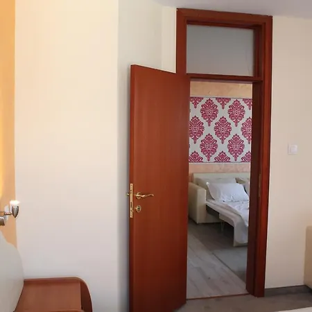 Hotel Elegant 3*