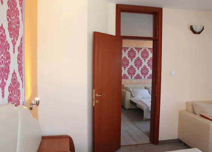 Хотел Elegant 3*