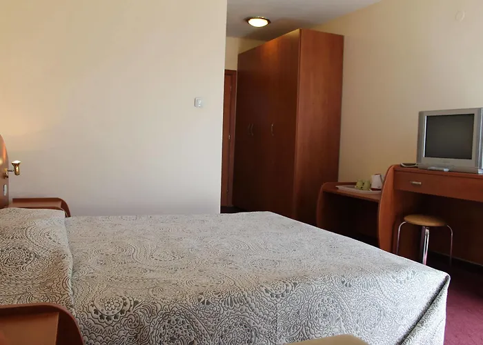 Хотел Elegant 3*