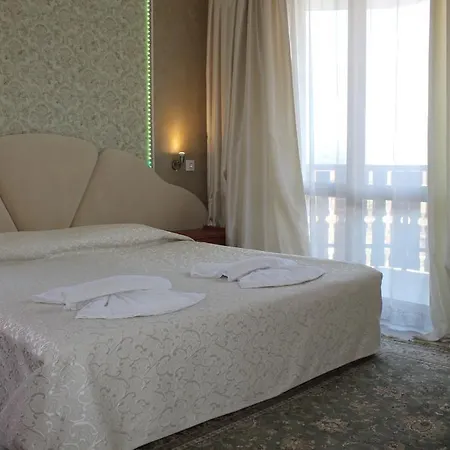 Elegant 3*